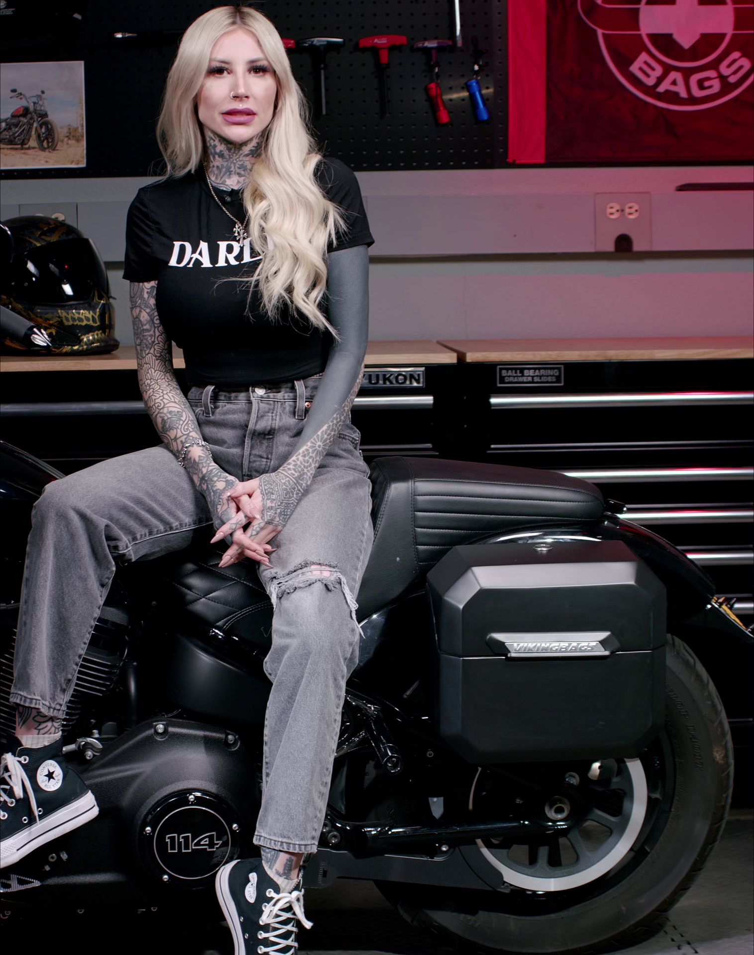 10L - Outlaw Quick Mount Small  Solo Matte Hard Saddlebag Video
